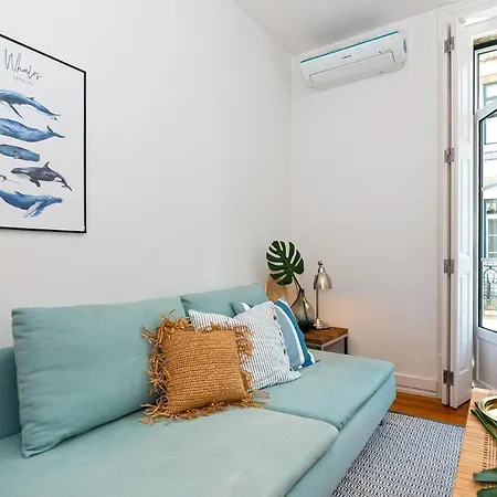 Urban Retreat At Downtown: Balcony, Style, Comfort * Lisboa