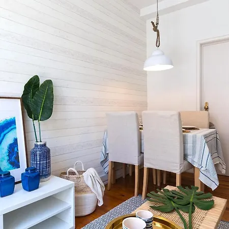 Urban Retreat At Downtown: Balcony, Style, Comfort * Lisboa