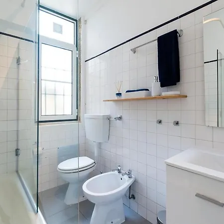 Lägenhet Urban Retreat At Downtown: Balcony, Style, Comfort Lisboa